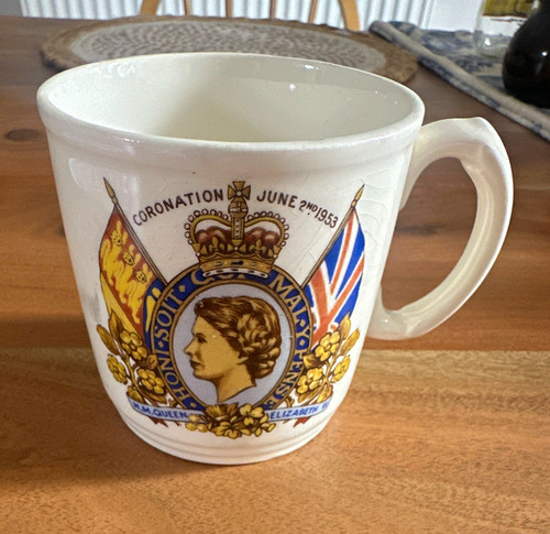 Royal tudor ware queen - tudor,