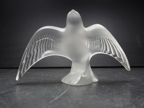 Lalique crystal swallow - swallow, taking