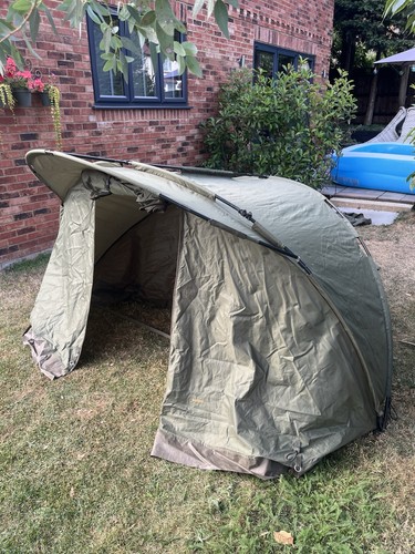 Carp fishing trakker man - trakker,