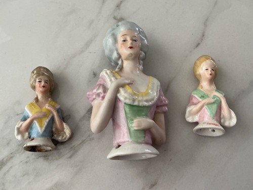 Three porcelain half pin - porcelain,
