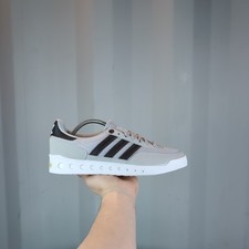 UK  8 - adidas Originals