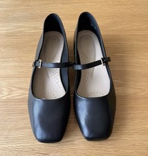 Clarks Womens Seren 30 Buckle