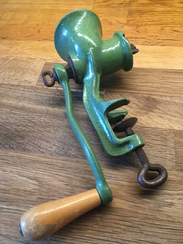 Vintage green enamel hand - green,
