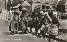 DUTCH GIRLS IN TRADITIONAL