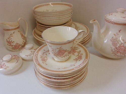 Royal doulton 1981 lisette - doulton, tea