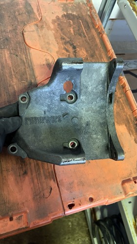 Om606 om605 alternator mount - alternator,