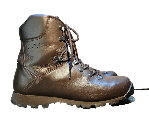Lightweight hiking boots