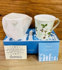 WEDGWOOD Wild Strawberry Wist