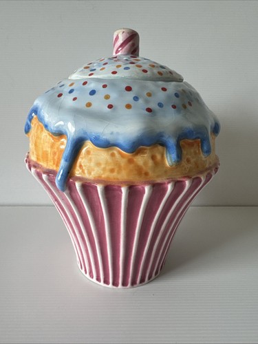 Large cupcake shaped ceramic - large,
