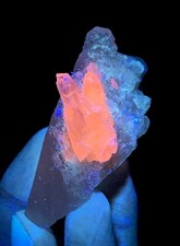 Natural lovely kunzite on quartz crystal from Skardo Pakistan_52 GM