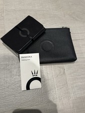Pandora black clutchet