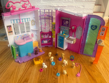 Barbie Folding Pet Care Center