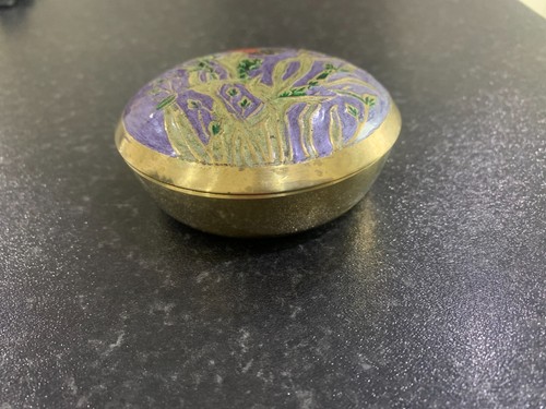 Vintage brass trinket box - brass,