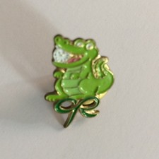 Macmillan green bow badge - macmillan,