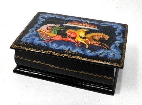 Vintage russian palekh - palekh, lacquer