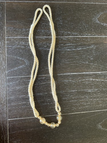 Beautiful cream colored - 6,