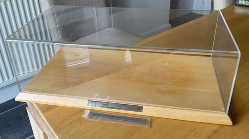 Clear lift off acrylic display - off,