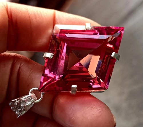 Color changing zultanite - color,