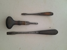 three number old screwdrivers