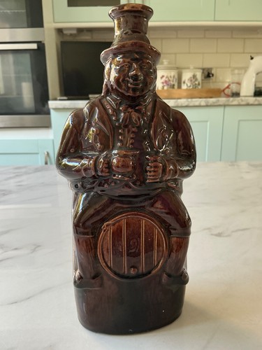Large treacle glaze - glaze, pottery-