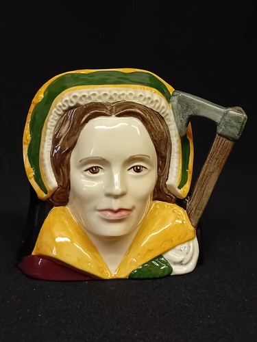 Royal doulton small character - royal,