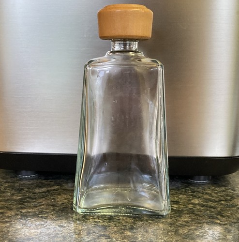 Empty 700ml clear glass - clear, spirit