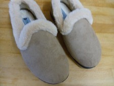 LADIES PAVERS SLIPPERS SIZE 5