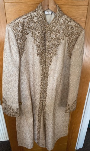 Gold intricate embroidery - gold,