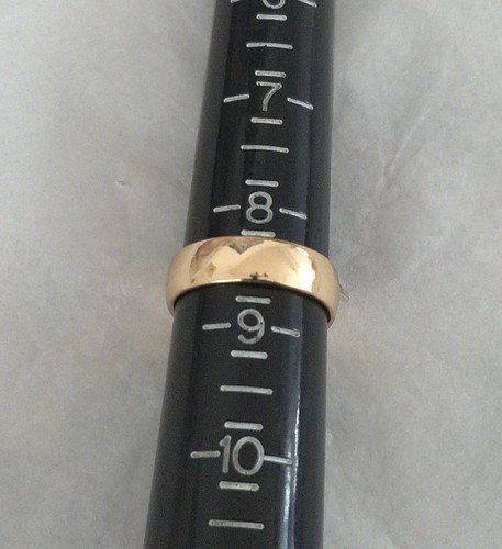 New goldtone polished ring - new,