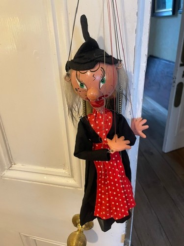 Pelham puppets witch - puppets,