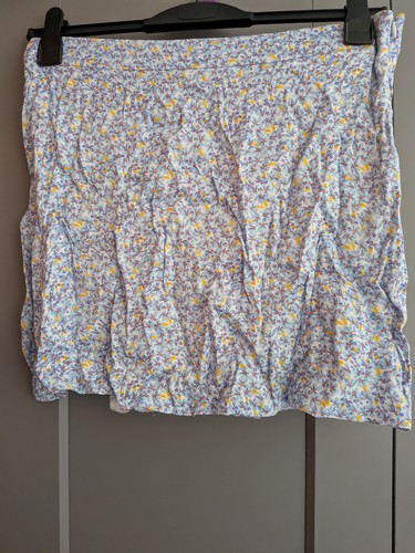 Cute floral mini - skirt, size