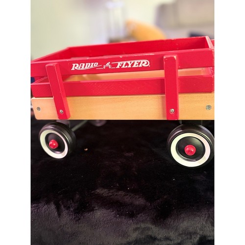 Radio flyer model little red - radio,