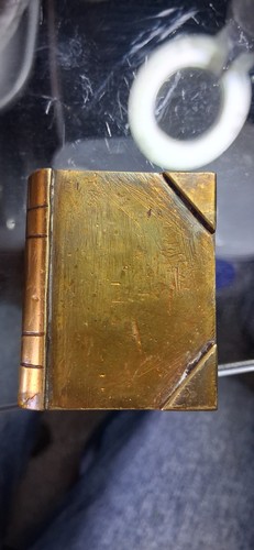 Gold metal trench lighter - gold,