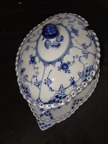 Royal copenhagen full - royal, lace