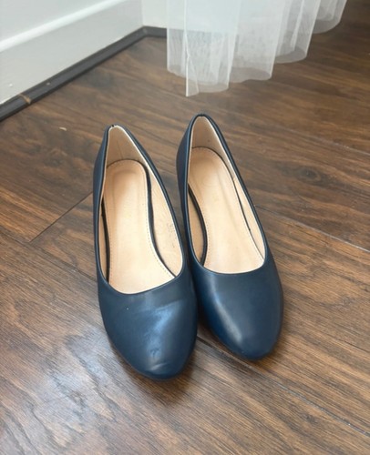 Cabin crew shoes used - cabin,