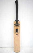 Newbery uzi player cricket - uzi,
