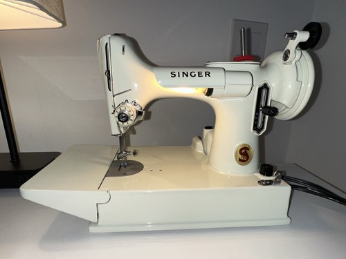 Vintage 1964 white - 1964, singer