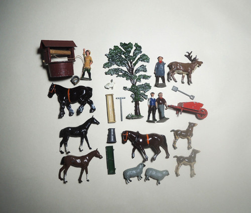 Vintage metal lead figures toy