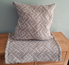 CUSHION COVERS NUTMEG & WHITE