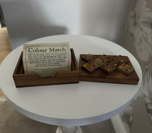 Colour match wooden - wooden, brain