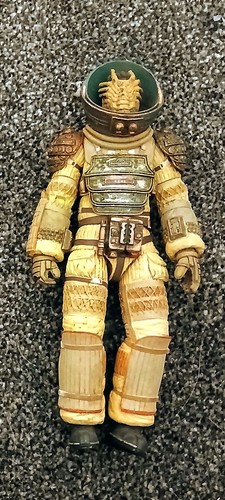 Alien officer kane figure - officer,
