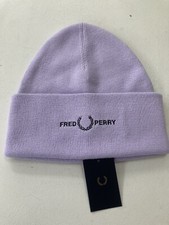 FRED PERRY GRAPHIC BEANIE IN