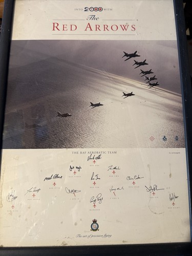 Red arrows signed photograph - red,