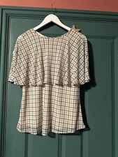 Ladies Size 8 Cream Black