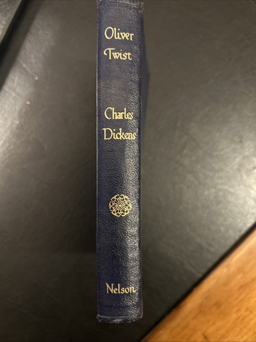 Oliver twist charles dickens - -,
