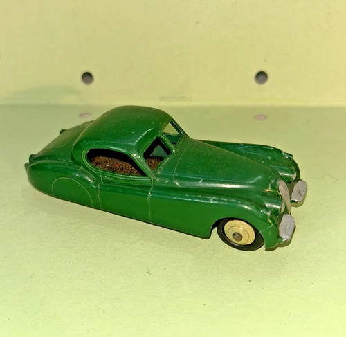 Dinky toys 157 jaguar - dinky,