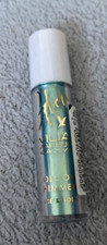 Glow MUA Green Shimmer Eyeshadow Roller
