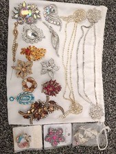 18 Broches pins costume jewllery colour Gold Silver Diamonds Bulk Selling 