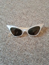 Vintage 1950s 1960s Small Cat Eye Sunglasses White/Clear Lucite
