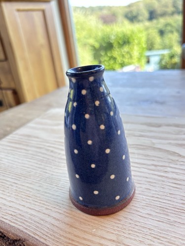 Bud vase blue white polka - white,